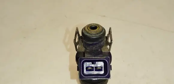 Audi A6 S6 C5 4B Fuel injector 078133551L