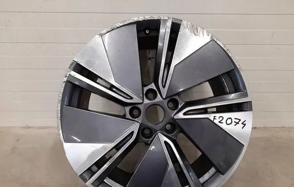 Skoda Enyaq iV R19 alloy rim 