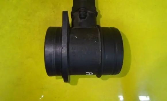 Skoda Fabia Mk1 (6Y) Mass air flow meter 038906461B 0281002531