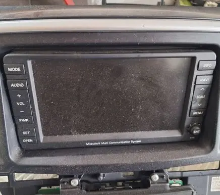 Mitsubishi Lancer VIII Radio/CD/DVD/GPS head unit 8750A143 86170540 033903