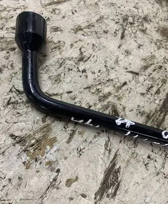 Infiniti QX60 L50 Wheel nut wrench 