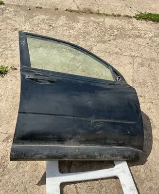 Nissan X-Trail T31 Front door 