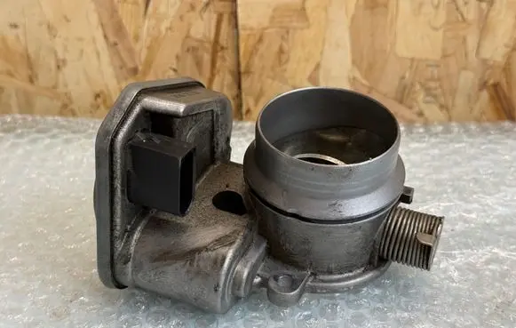 BMW 5 E60 E61 Throttle valve 7804384 780438304