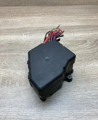 Audi A6 S6 C6 4F Fuse module 8D2941824