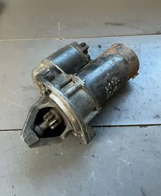 Mercedes-Benz E W210 Starter motor 0041518101 D6RA168