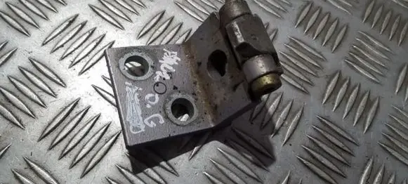 Citroen Xsara Picasso Rear door lower hinge