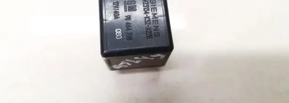 Opel Zafira A Other relay 90464760 v23134-k52-x220
