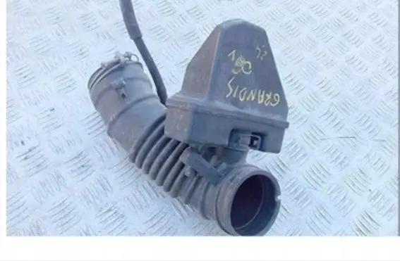 Mitsubishi Grandis Intake resonator 