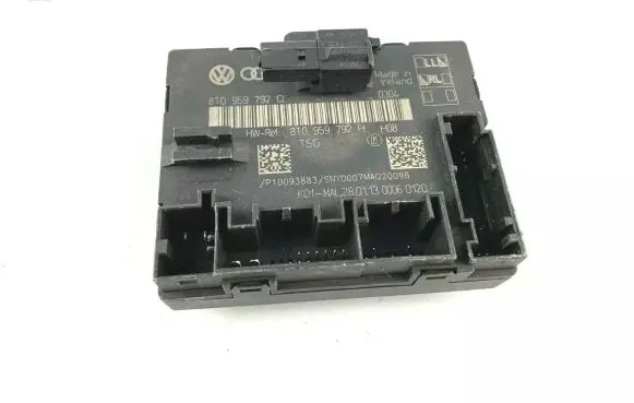 Volkswagen PASSAT B8 Door control unit/module 8T0959792Q