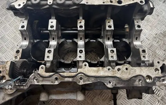 Land Rover Range Rover Velar Engine block