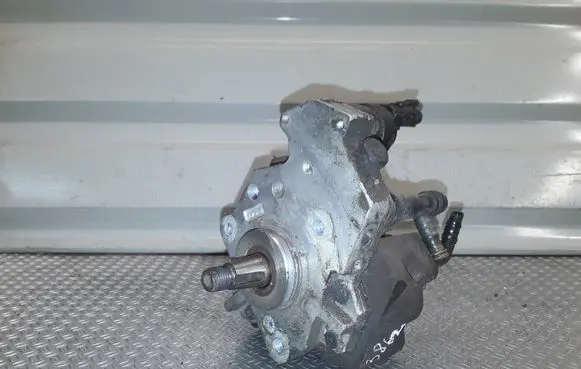 Renault Megane II Fuel injection high pressure pump 0445010075 8200108225