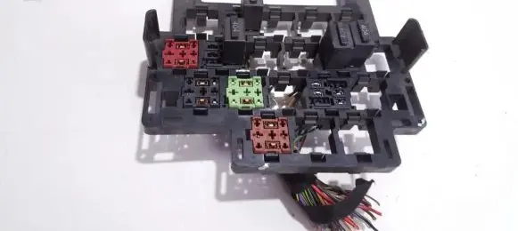 Ford Galaxy Fuse box set 14447
