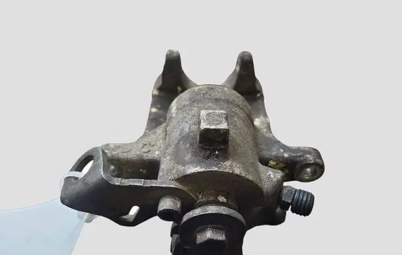 Volkswagen PASSAT B5 Rear brake caliper