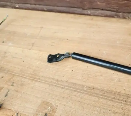 Tailgate strut