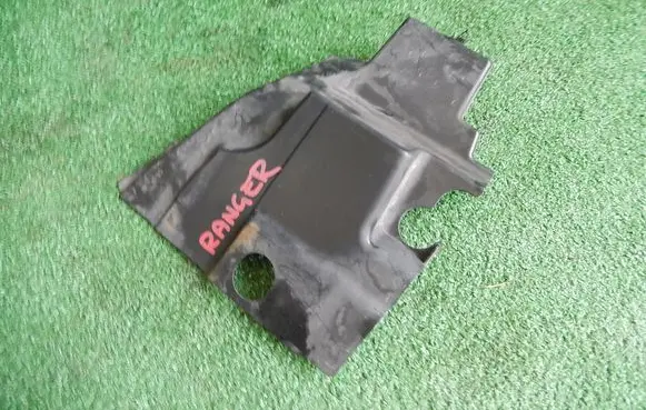 Ford Ranger Intercooler air guide/duct channel 8C285