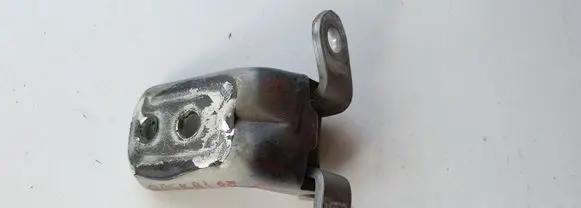 Nissan Qashqai Front door upper hinge
