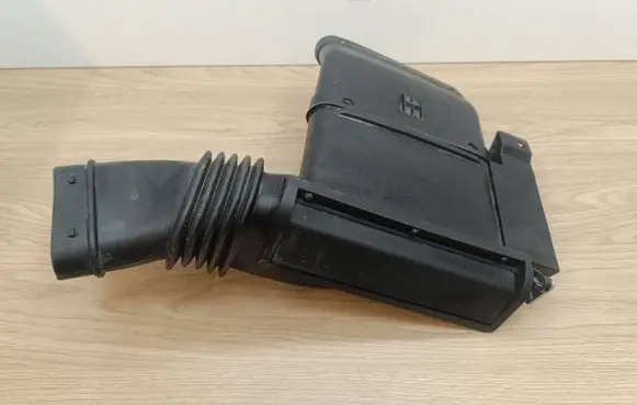 Volvo XC70 Air intake duct part 30741368 9125219