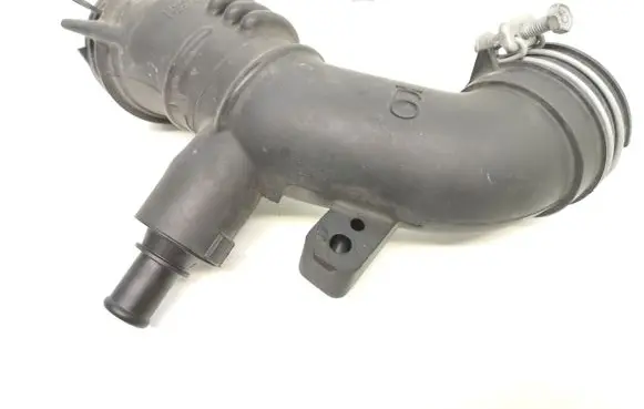 Toyota Yaris Air intake duct part 178800M090 178810M090A2