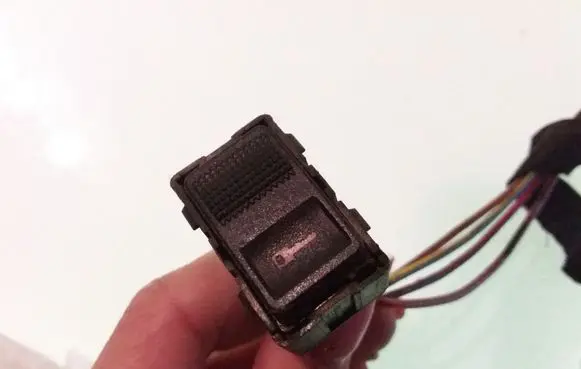 Audi A3 S3 8L Child safety switch 893971994