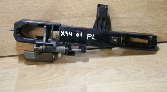 Renault Laguna II Front door exterior handle/bracket 8200452520