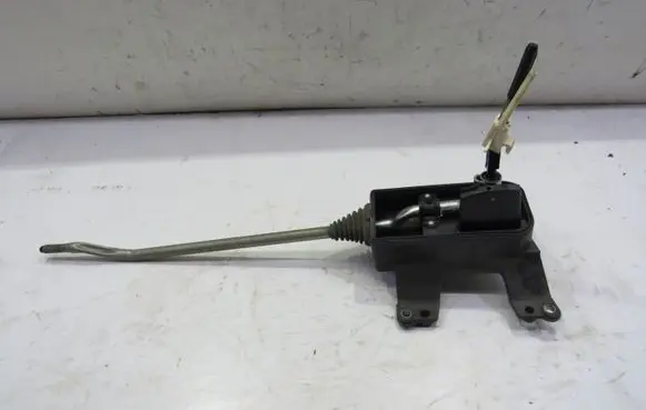 Opel Corsa E Gear selector/shifter in gearbox GMAUTO4574097