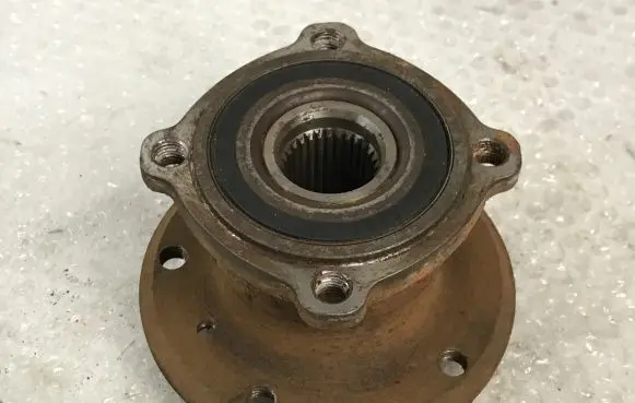 BMW 5 E60 E61 Rear wheel bearing hub 
