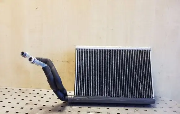 BMW X1 E84 Air conditioning (A/C) radiator (interior) 