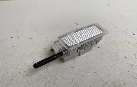 Peugeot 508 Glove box light 