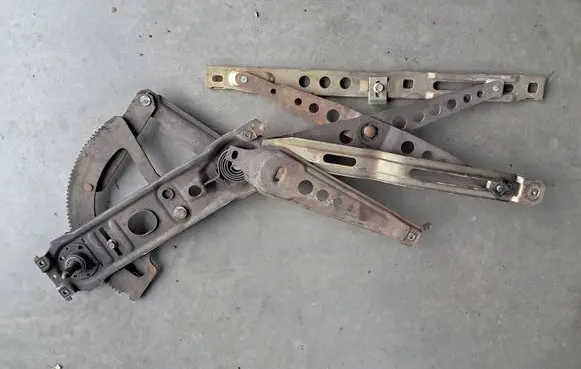 Mercedes-Benz W123 Front wiper linkage and motor 1237201446