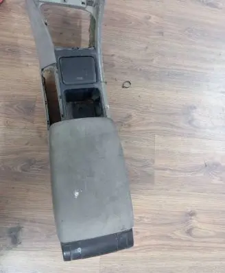 Volvo V70 Center console 9204393 9204665 9204304