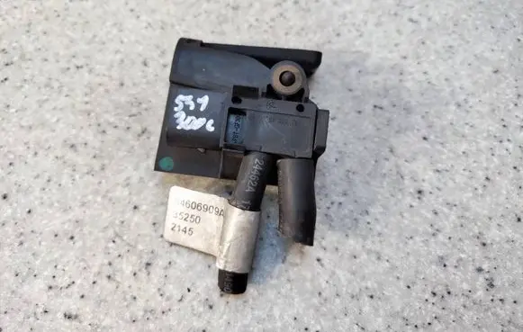 Chrysler 300 - 300C Exhaust gas pressure sensor 0281002761AOP1346 0281002761