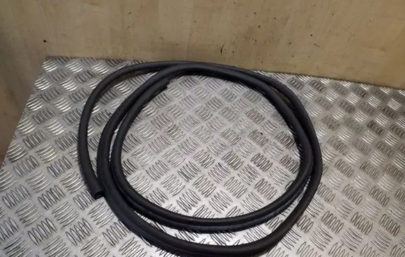 BMW 5 GT F07 Engine compartment rubber 