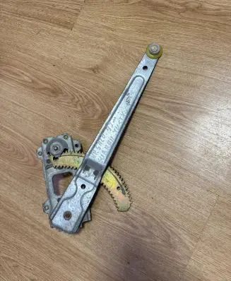 Subaru Justy Rear door manual window regulator 