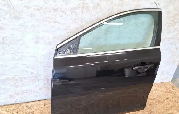 Volvo V40 Front door
