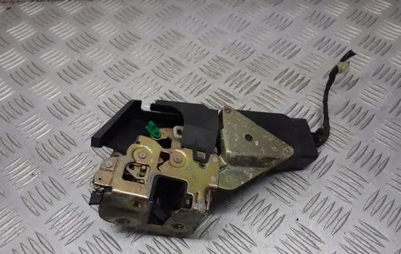 Mitsubishi Carisma Rear door lock