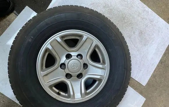 Toyota Hilux (AN10, AN20, AN30) R16 spare wheel 