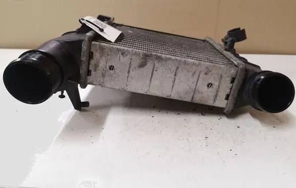 Audi A4 S4 B7 8E 8H Intercooler radiator 8E0145805AA 3229440