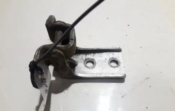 Hyundai Getz Rear door lower hinge