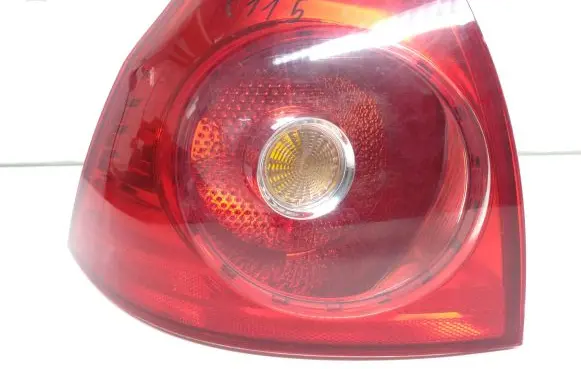 Volkswagen Golf V Rear/tail lights 1K6945095AC 89031704