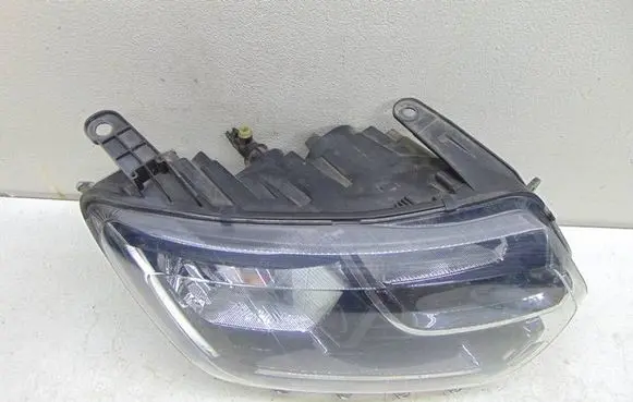Dacia Duster II Headlight/headlamp 260101133R