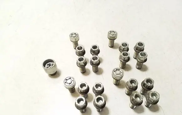 Skoda Octavia Mk3 (5E) Nuts/bolts 
