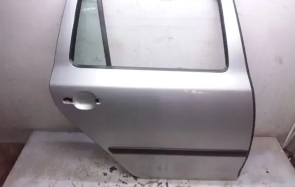 Skoda Octavia Mk2 (1Z) Rear door 1Z9833312