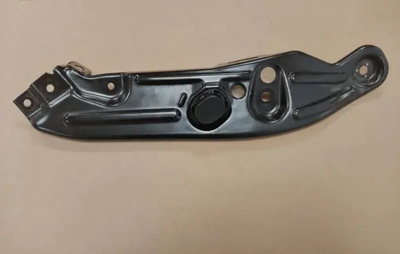 Volkswagen Tiguan Radiator mount bracket 571805931A