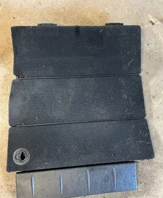 Chrysler Grand Voyager V Trunk/boot floor carpet liner 05028610AC 05028610A 05028610