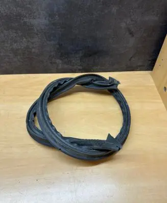 Audi A4 S4 B6 8E 8H Engine compartment rubber 