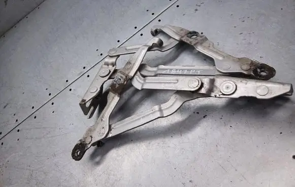 Volkswagen Bora Tailgate/trunk/boot hinge