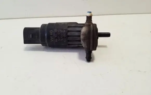 Audi Q3 8U Windscreen/windshield washer pump 1K6955651