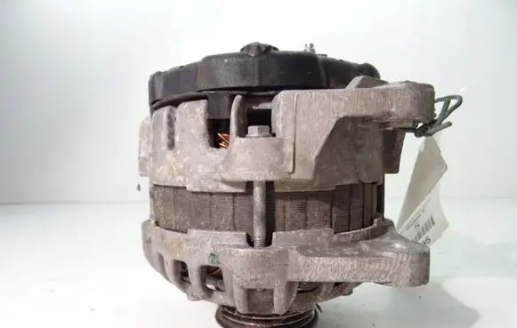 Hyundai i10 Generator/alternator 3730002850