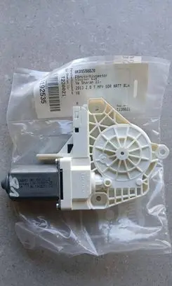 Volkswagen Sharan Front door window regulator motor 8K0959802B