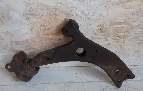 Volvo V50 Front lower control arm/wishbone